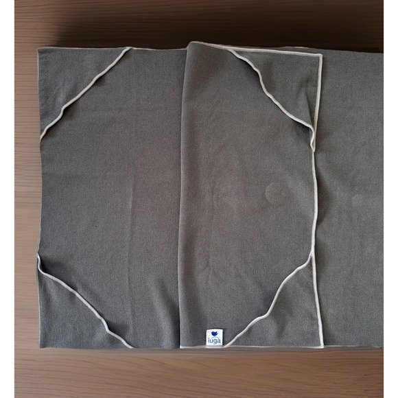 IUGA Yoga Mat Towel 72"x24" Non Slip Microfiber Gray Absorbent for Hot Yoga - Picture 2 of 7